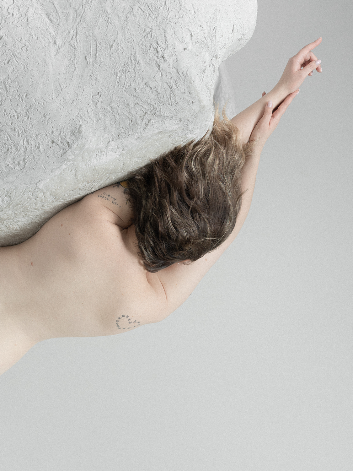 Between warmth and cold's embrace